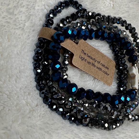 Set of 5 Beaded Bracelets Black & Silver Iridescent & Blue w/White Cross Charm - Picture 6 of 12